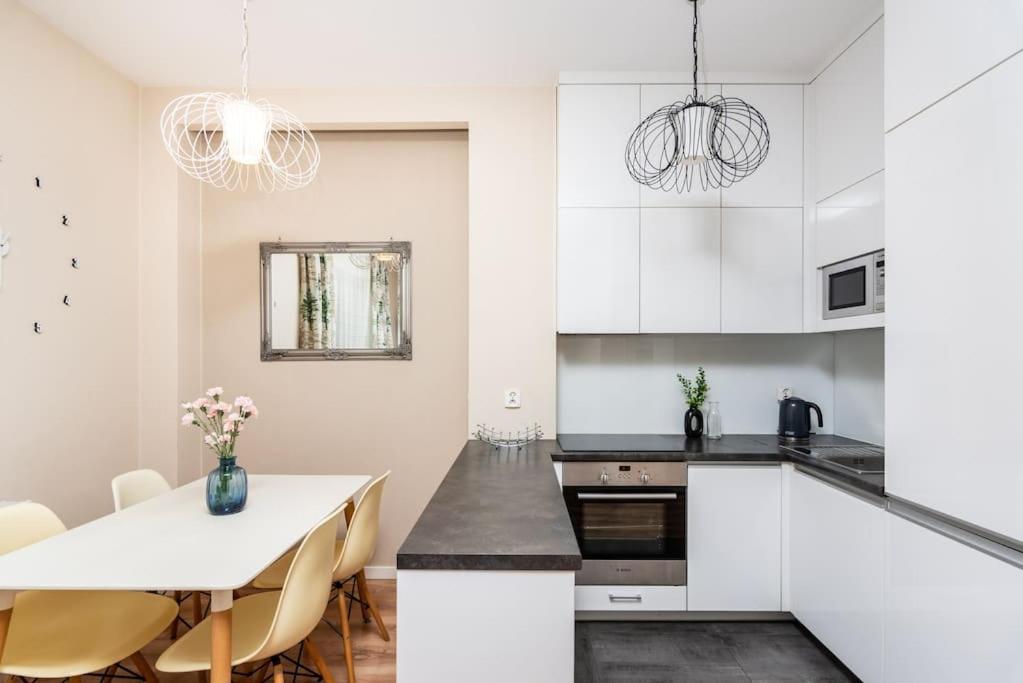 Rakowicka Serenity - By Upstairs Apartmán